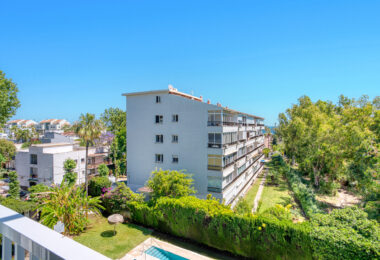 Fully Renovated, One Bedroom Apartment in Río Verde, On Marbella´s prestigious Golden Mile