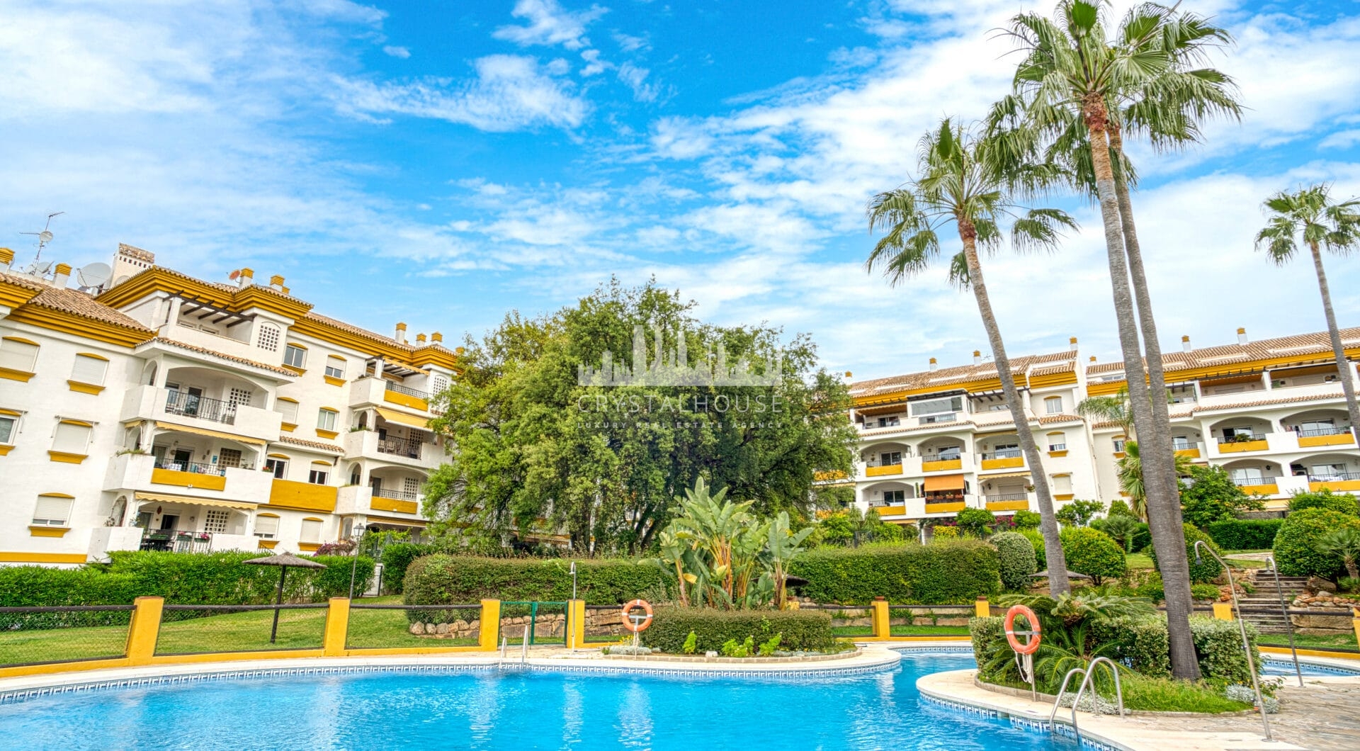 Charming three bedroom, ground floor apartment located in the sought-after community of Pinos de Nagüeles, in Marbella’s prestigious Golden Mile