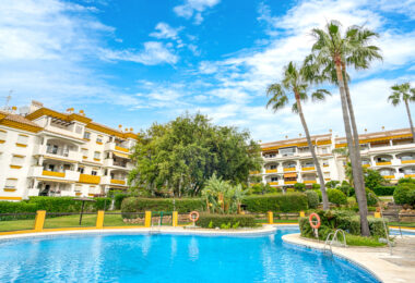 Charming three bedroom, ground floor apartment located in the sought-after community of Pinos de Nagüeles, in Marbella’s prestigious Golden Mile