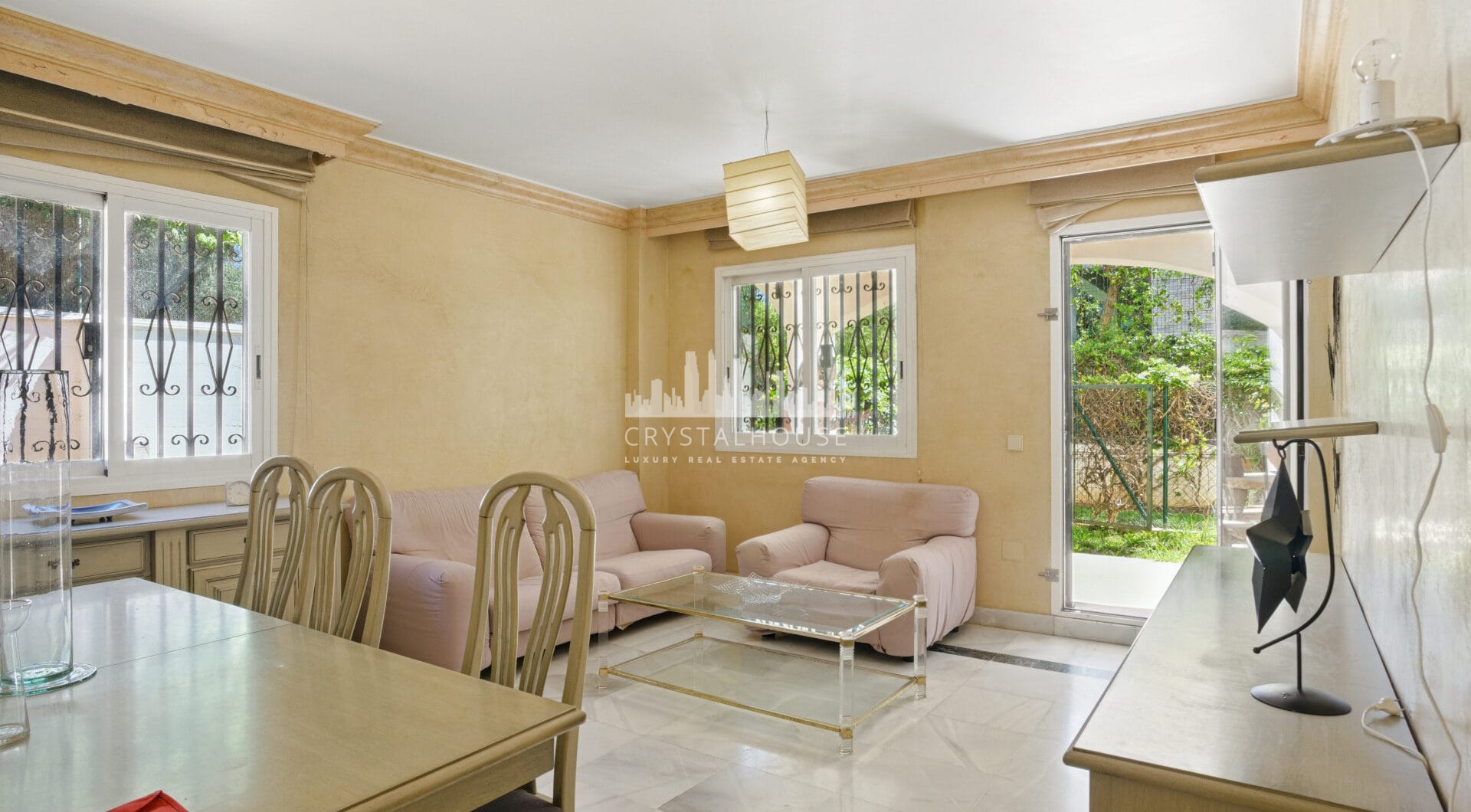 Charming three bedroom, ground floor apartment located in the sought-after community of Pinos de Nagüeles, in Marbella’s prestigious Golden Mile