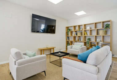 Beautifully appointed three bedroom townhouse, located in the exclusive Cala Serena Village in the heart of La Cala de Mijas
