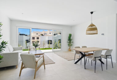 Beautifully appointed three bedroom townhouse, located in the exclusive Cala Serena Village in the heart of La Cala de Mijas
