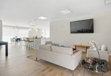 Beautifully appointed three bedroom townhouse, located in the exclusive Cala Serena Village in the heart of La Cala de Mijas