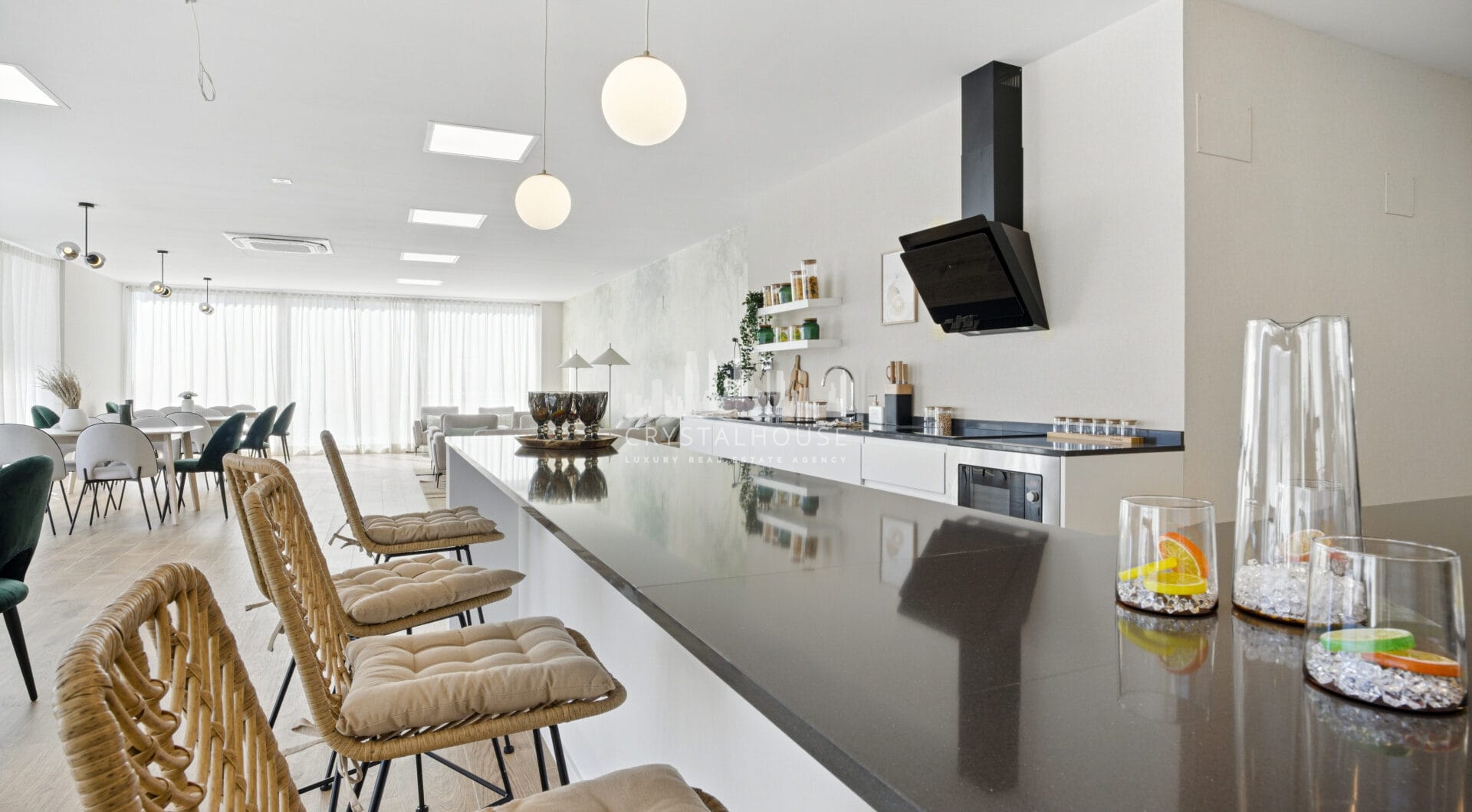 Beautifully appointed three bedroom townhouse, located in the exclusive Cala Serena Village in the heart of La Cala de Mijas