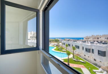 Beautifully appointed three bedroom townhouse, located in the exclusive Cala Serena Village in the heart of La Cala de Mijas