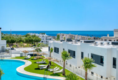 Beautifully appointed three bedroom townhouse, located in the exclusive Cala Serena Village in the heart of La Cala de Mijas