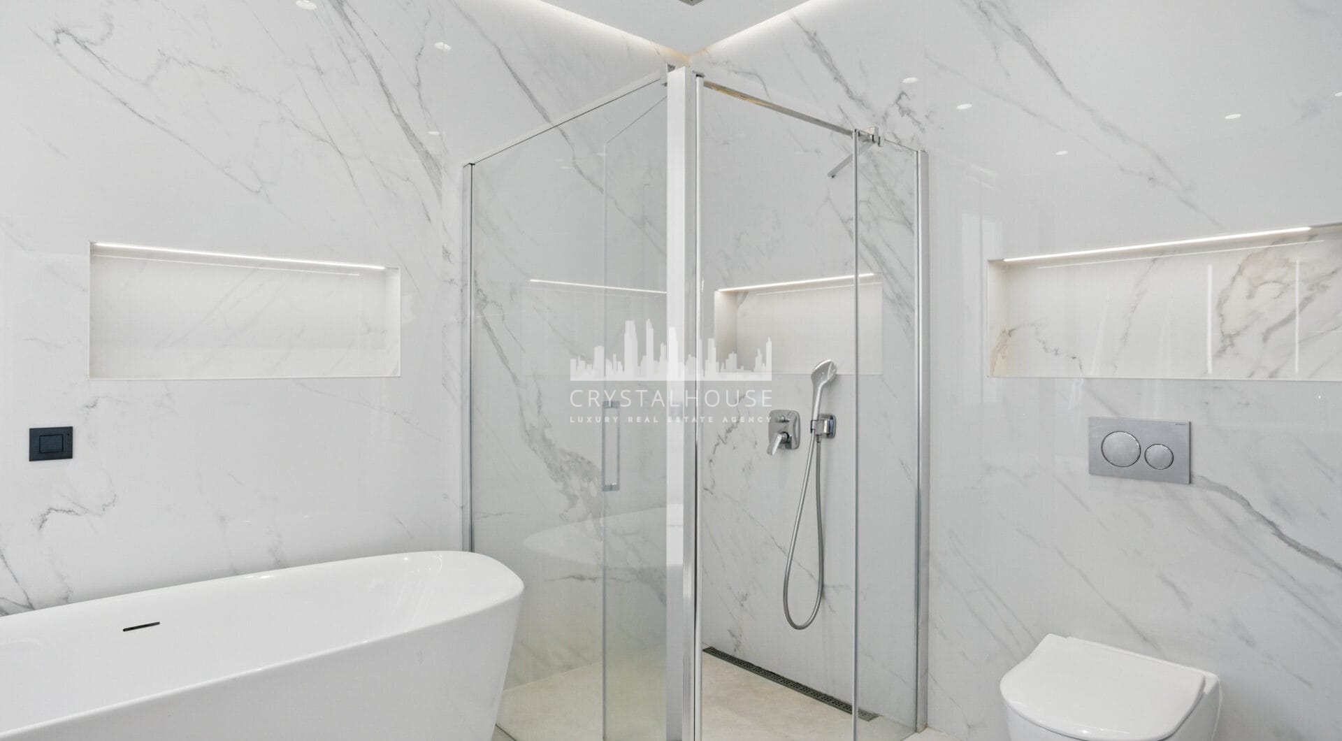 Modern, south facing six bedroom villa with sea views located in Nueva Andalucia, Marbella