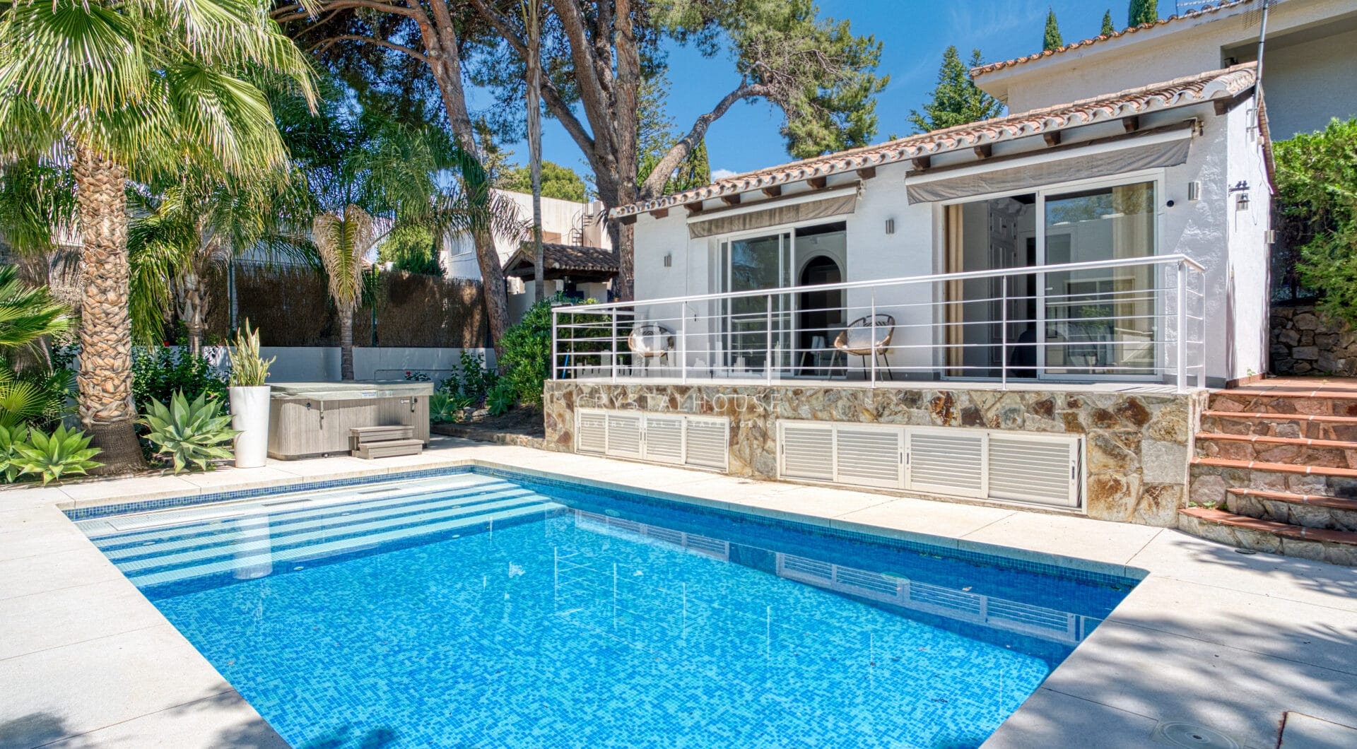 Modern, south facing six bedroom villa with sea views located in Nueva Andalucia, Marbella