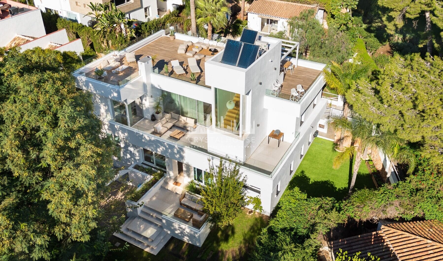 Modern, south facing six bedroom villa with sea views located in Nueva Andalucia, Marbella
