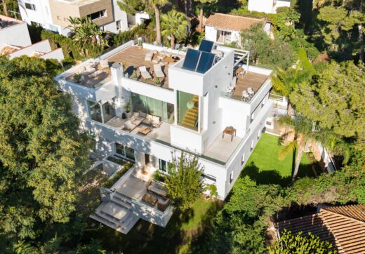 Modern, south facing six bedroom villa with sea views located in Nueva Andalucia, Marbella