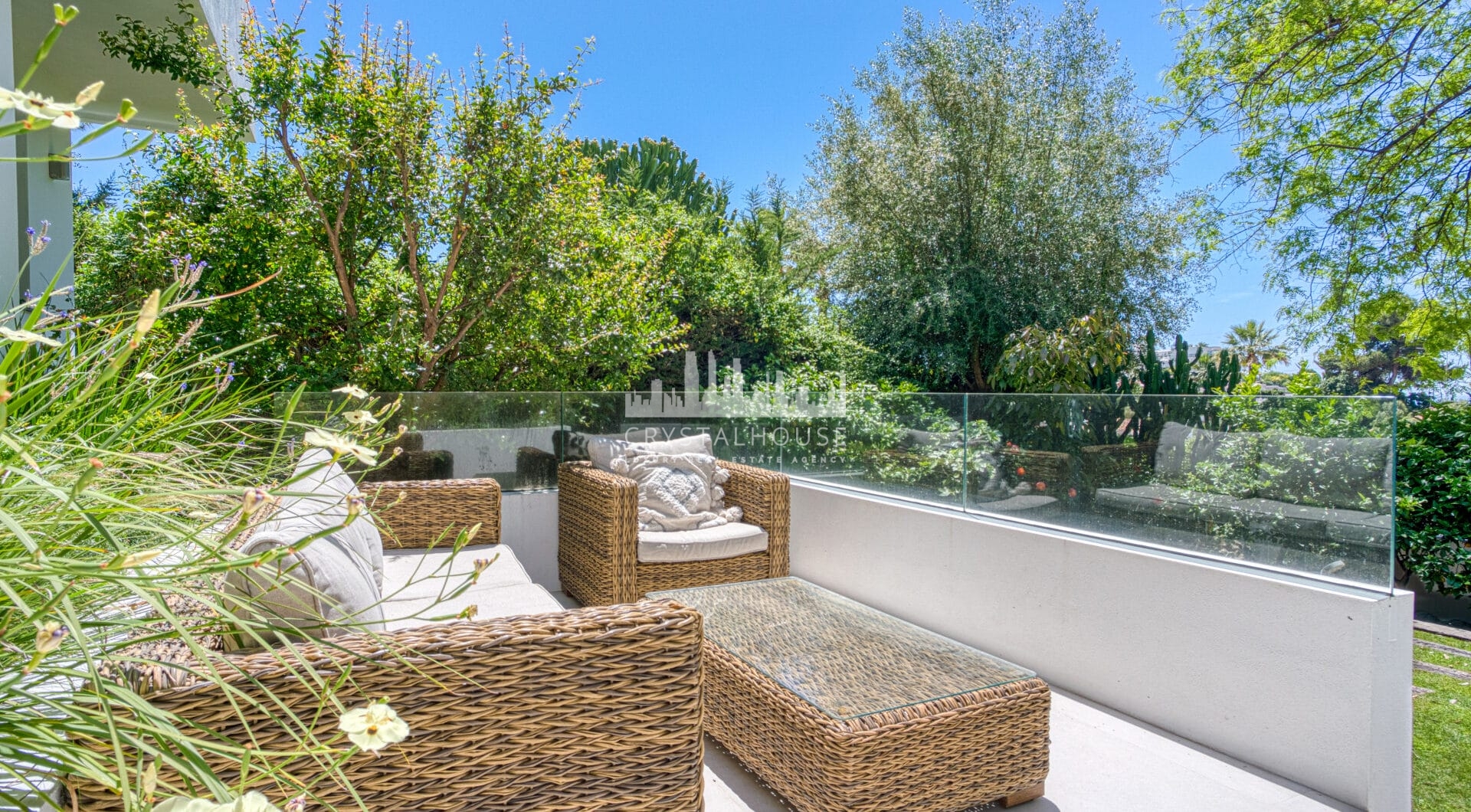 Modern, south facing six bedroom villa with sea views located in Nueva Andalucia, Marbella