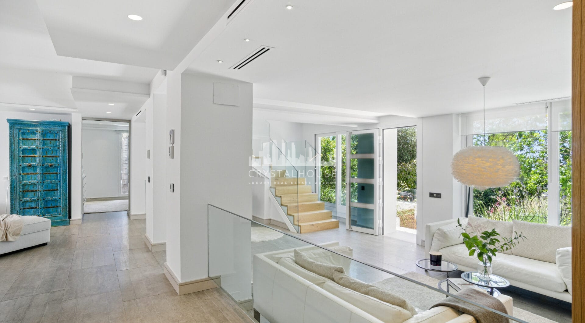 Modern, south facing six bedroom villa with sea views located in Nueva Andalucia, Marbella