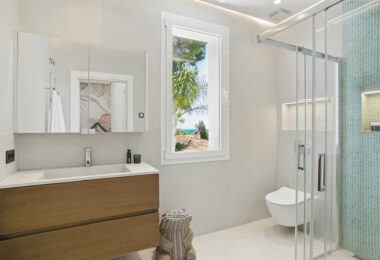 Modern, south facing six bedroom villa with sea views located in Nueva Andalucia, Marbella