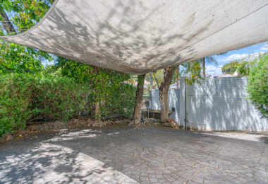 Modern, south facing six bedroom villa with sea views located in Nueva Andalucia, Marbella