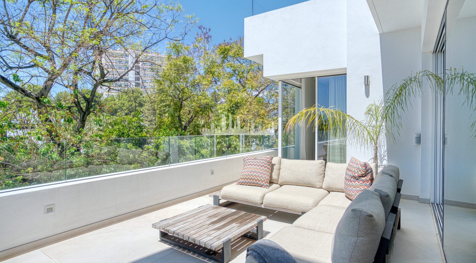 Modern, south facing six bedroom villa with sea views located in Nueva Andalucia, Marbella