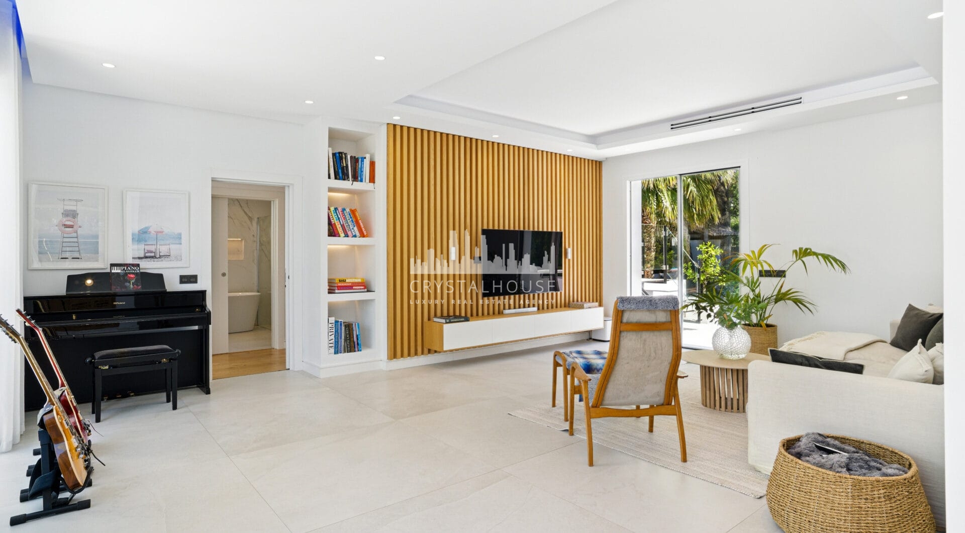 Modern, south facing six bedroom villa with sea views located in Nueva Andalucia, Marbella
