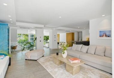 Modern, south facing six bedroom villa with sea views located in Nueva Andalucia, Marbella