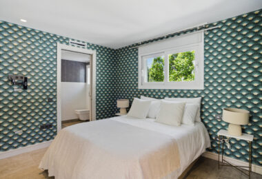 Modern, south facing six bedroom villa with sea views located in Nueva Andalucia, Marbella