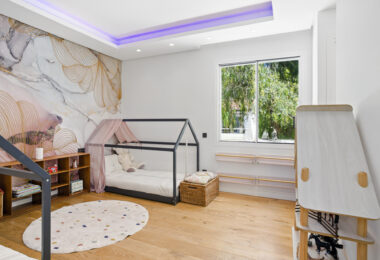Modern, south facing six bedroom villa with sea views located in Nueva Andalucia, Marbella