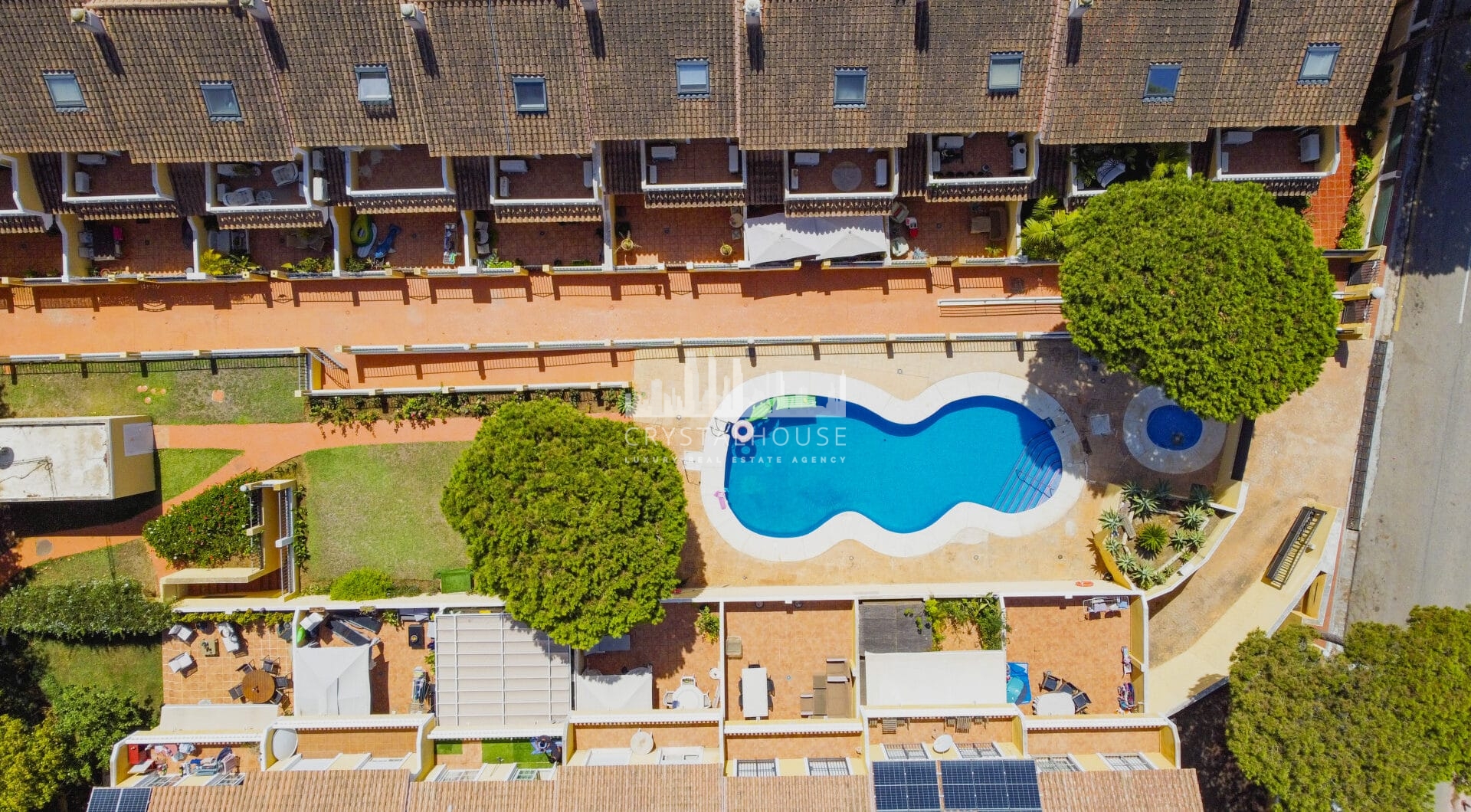 Four bedroom beautifully reformed south facing townhouse in a gated residential community in Calahonda