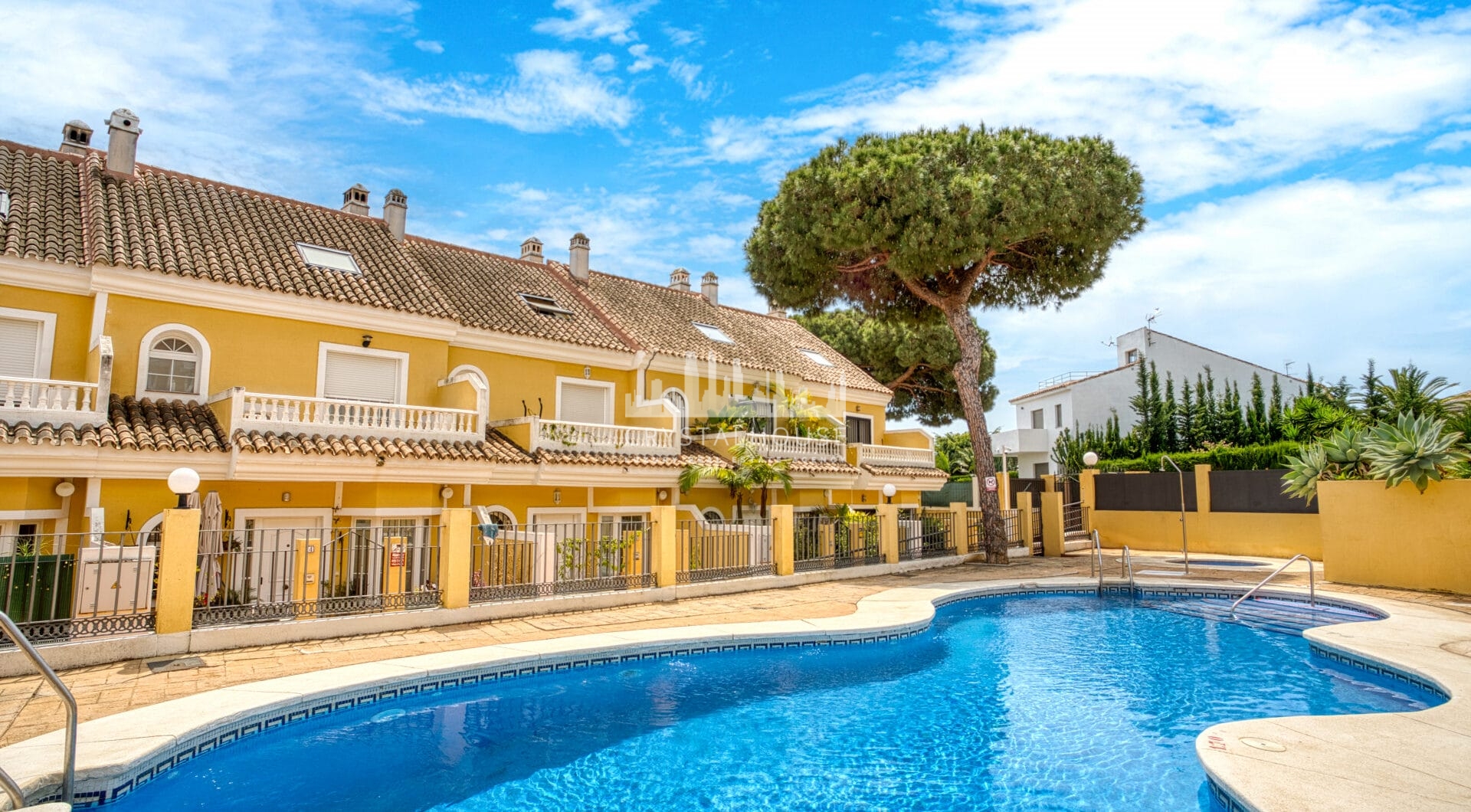 Four bedroom beautifully reformed south facing townhouse in a gated residential community in Calahonda