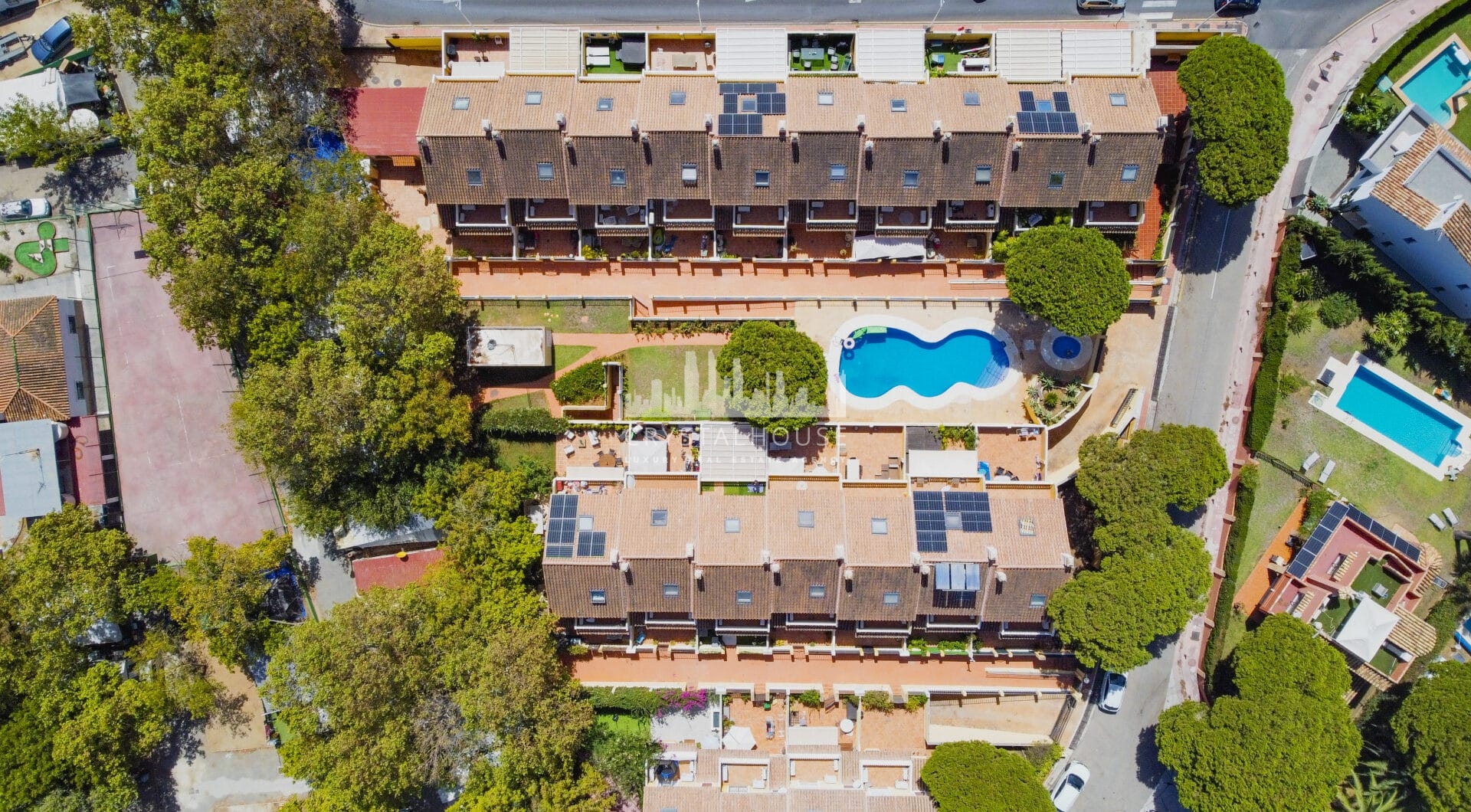 Four bedroom beautifully reformed south facing townhouse in a gated residential community in Calahonda