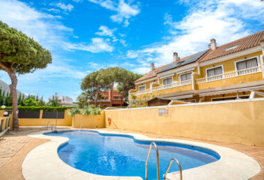 Four bedroom beautifully reformed south facing townhouse in a gated residential community in Calahonda