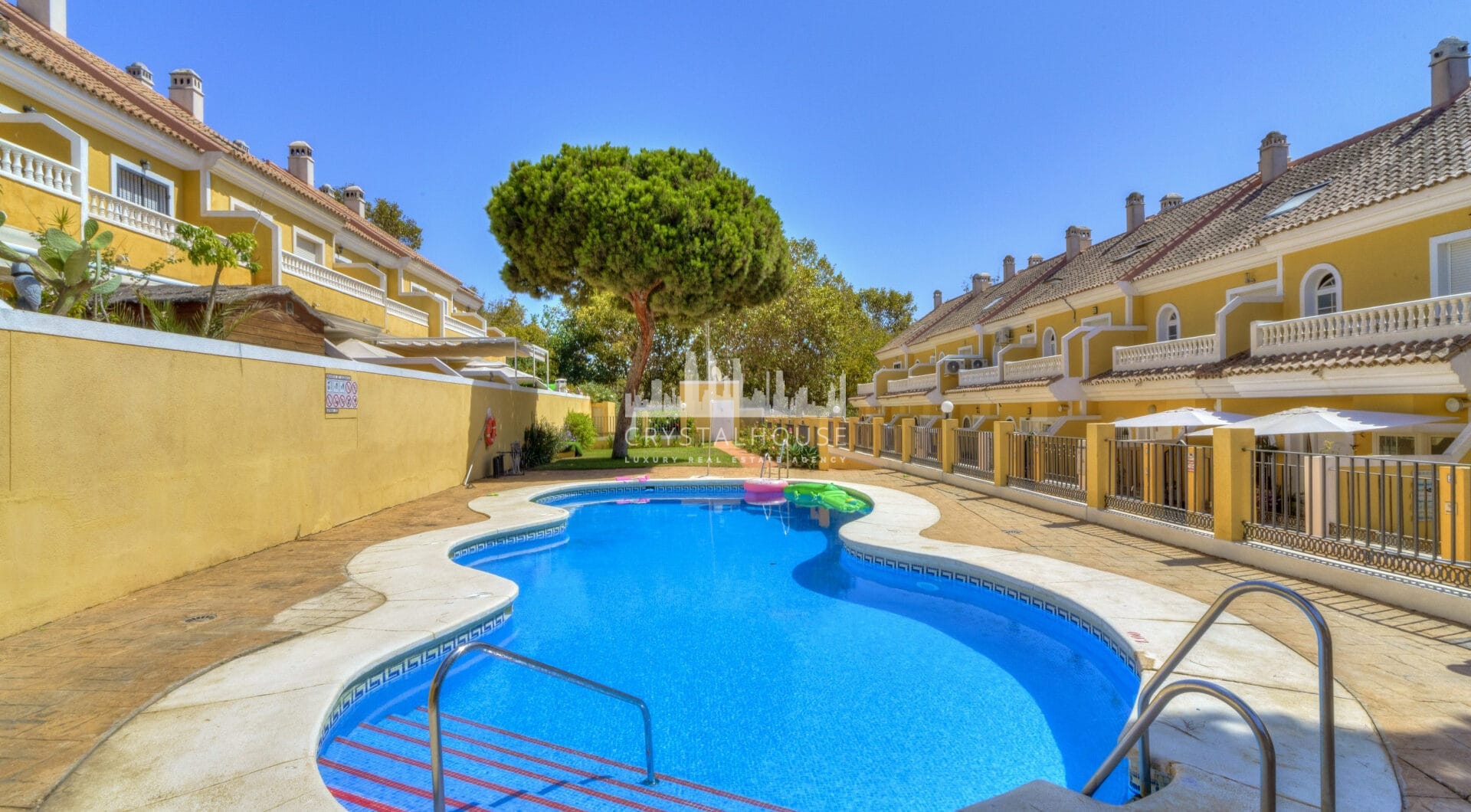Four bedroom beautifully reformed south facing townhouse in a gated residential community in Calahonda