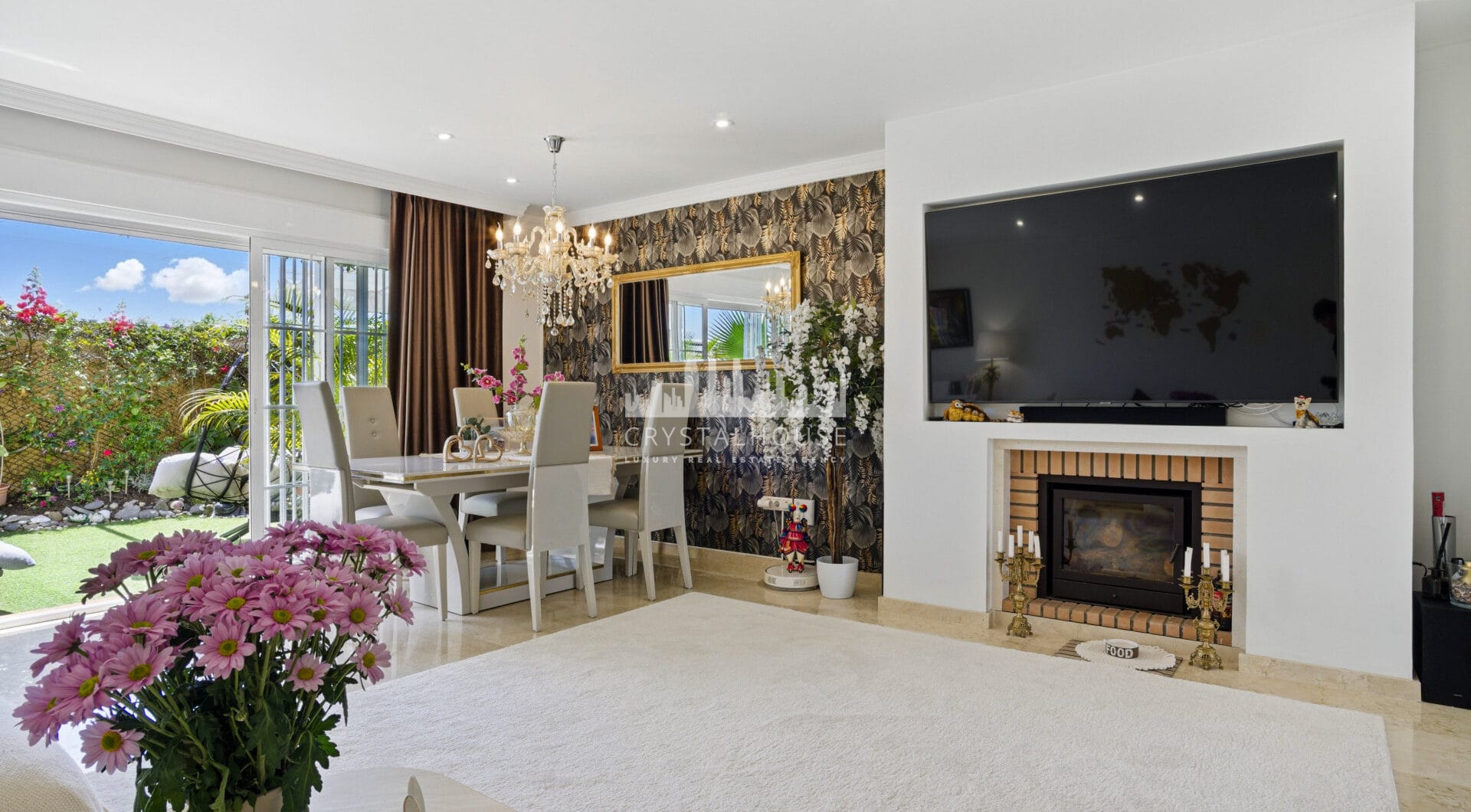 Four bedroom beautifully reformed south facing townhouse in a gated residential community in Calahonda