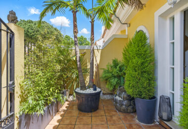 Four bedroom beautifully reformed south facing townhouse in a gated residential community in Calahonda