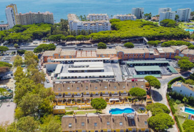 Four bedroom beautifully reformed south facing townhouse in a gated residential community in Calahonda