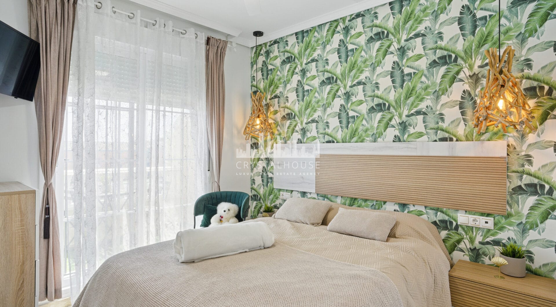 Four bedroom beautifully reformed south facing townhouse in a gated residential community in Calahonda