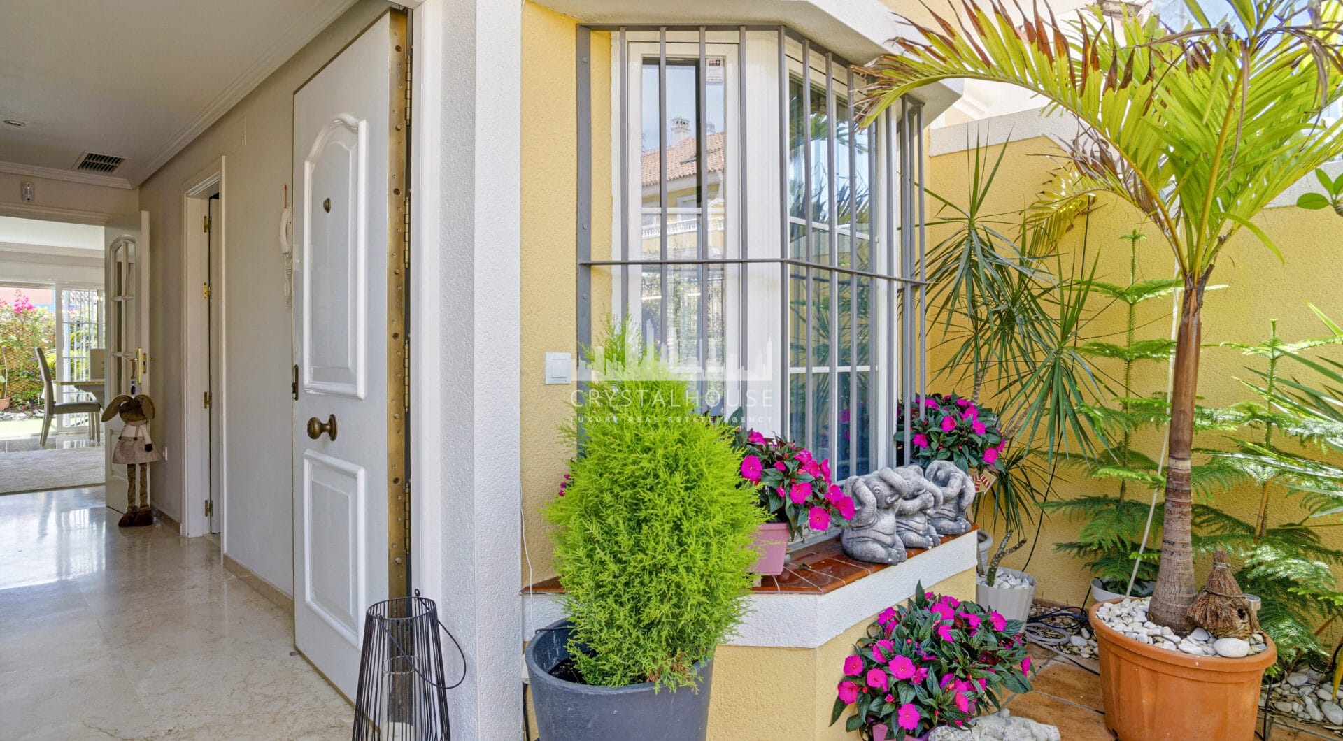 Four bedroom beautifully reformed south facing townhouse in a gated residential community in Calahonda