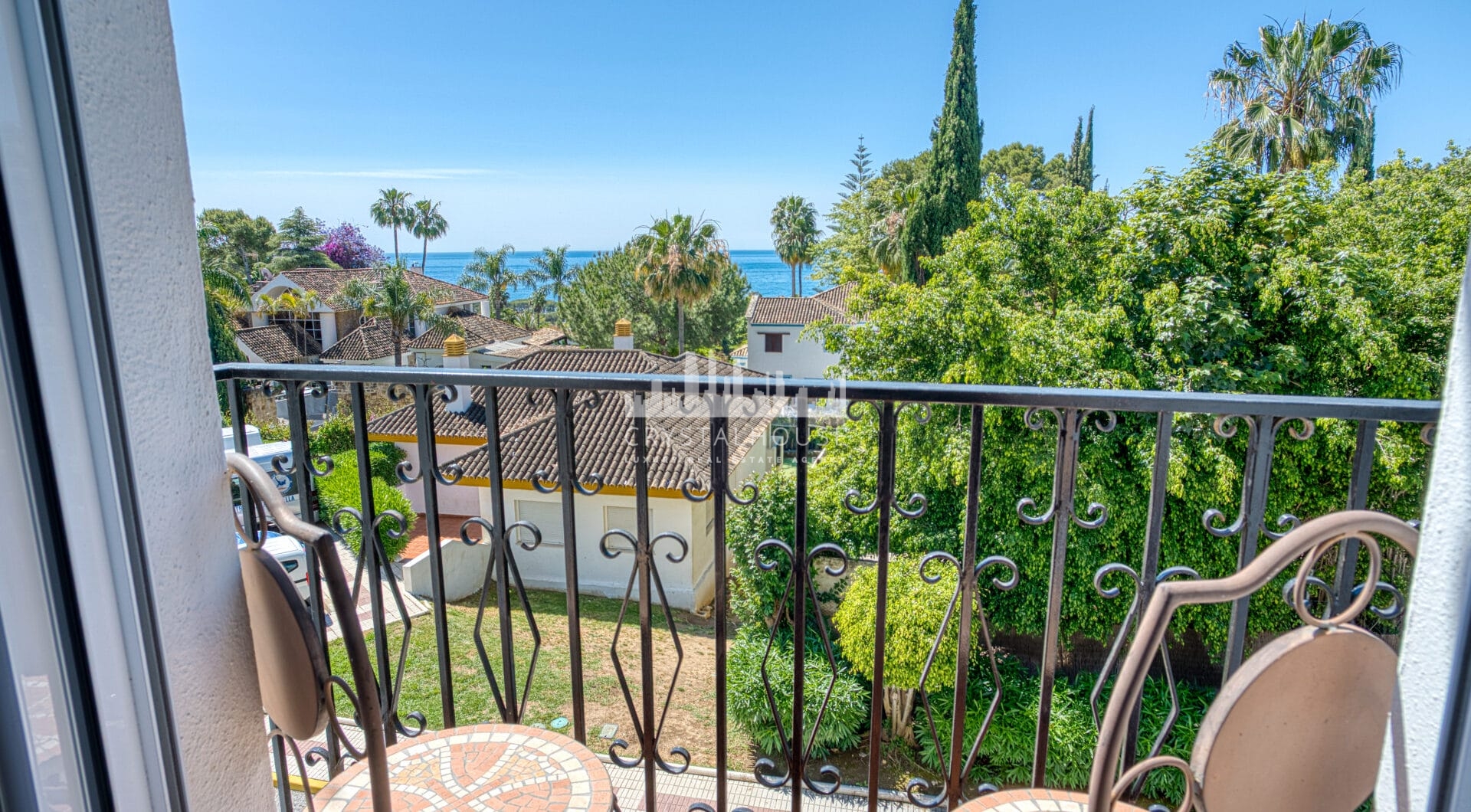 Prime position, three bedroom, south facing corner apartment with sea views, located in the sought-after community of Pinos de Nagüeles, on Marbella´sGolden Mile