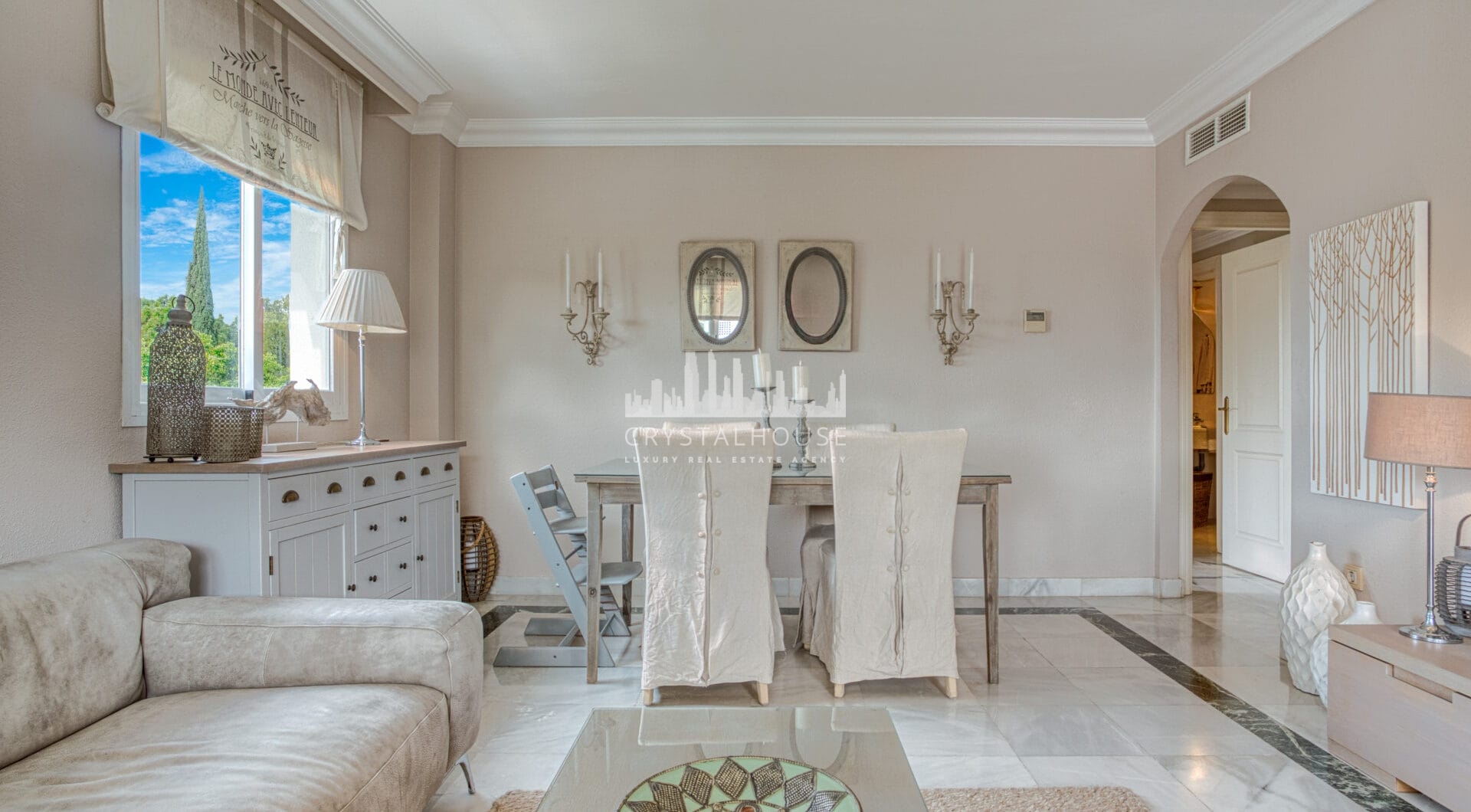 Prime position, three bedroom, south facing corner apartment with sea views, located in the sought-after community of Pinos de Nagüeles, on Marbella´sGolden Mile