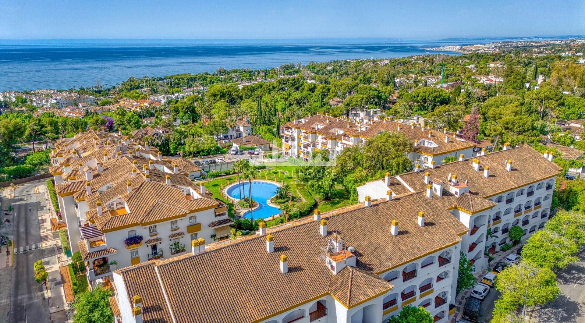 Prime position, three bedroom, south facing corner apartment with sea views, located in the sought-after community of Pinos de Nagüeles, on Marbella´sGolden Mile
