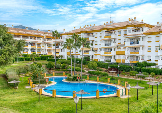 Charming three bedroom apartment located in the sought-after community of Pinos de Nagüeles, in Marbella’s prestigious Golden Mile with sea views