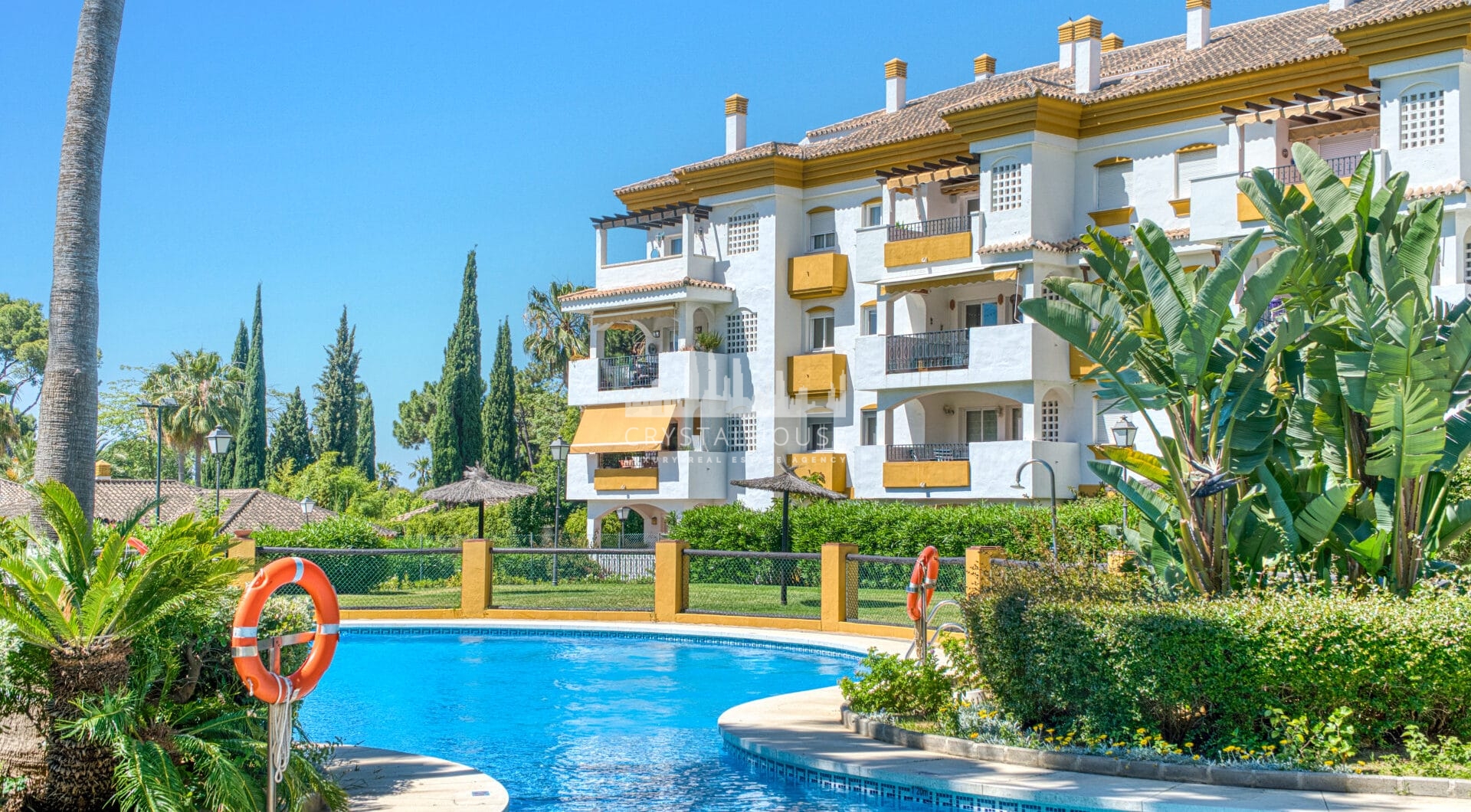 Prime position, three bedroom, south facing corner apartment with sea views, located in the sought-after community of Pinos de Nagüeles, on Marbella´sGolden Mile