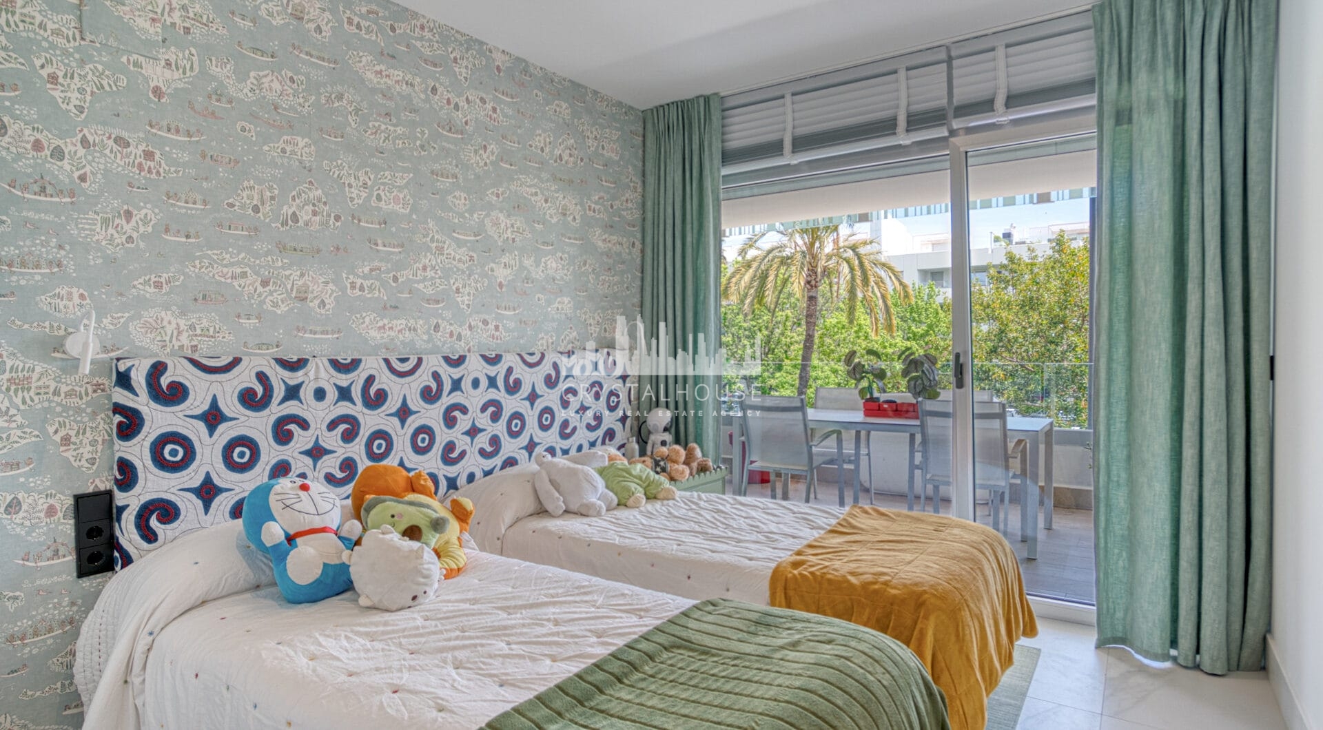 Stylish, three bedroom apartment located in a newly built gated community of San Pedro playa