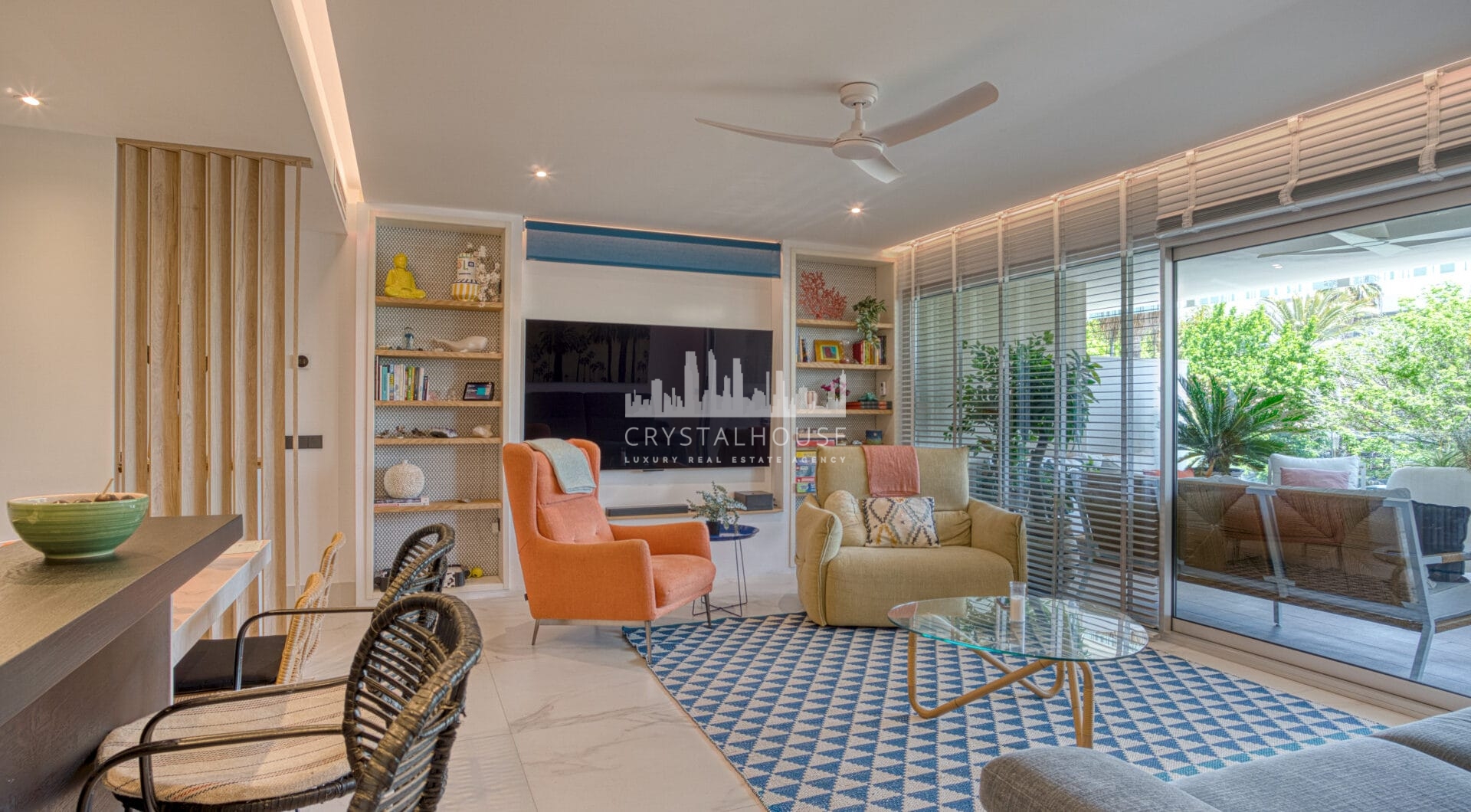 Stylish, three bedroom apartment located in a newly built gated community of San Pedro playa