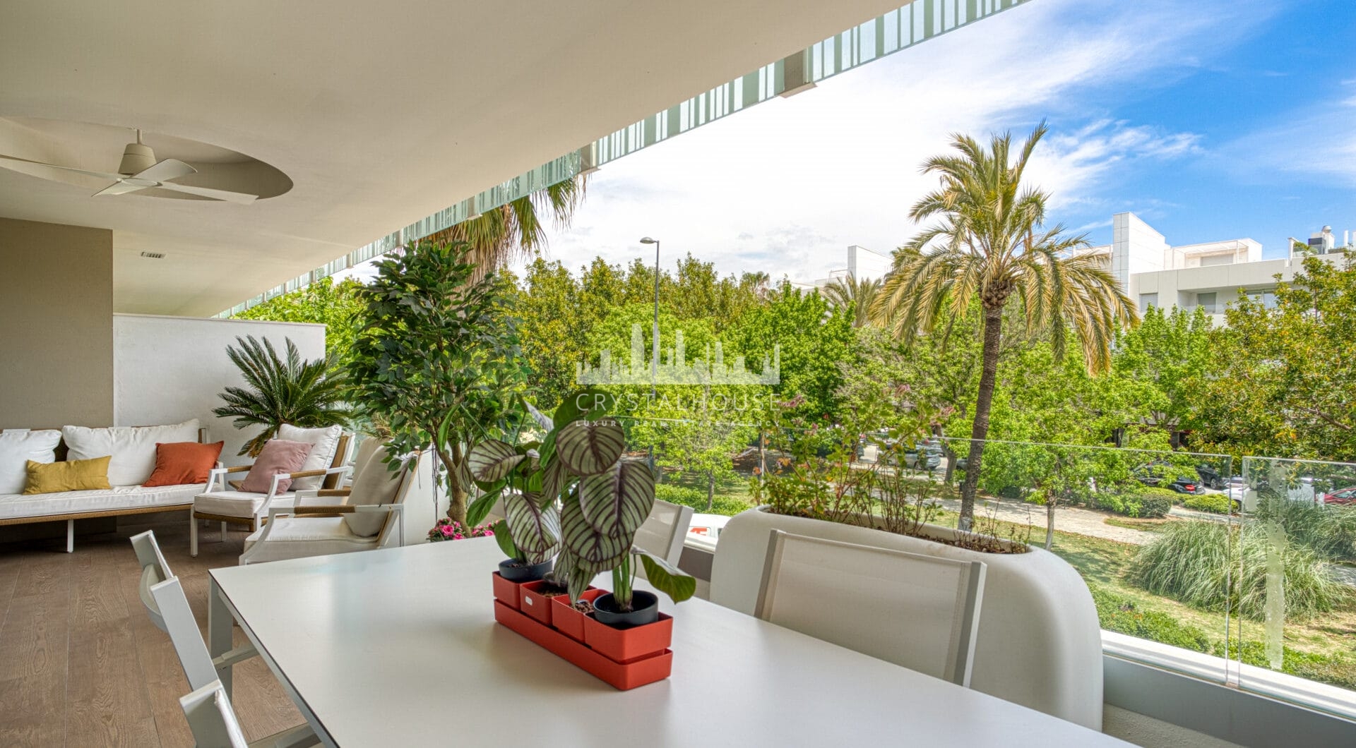 Stylish, three bedroom apartment located in a newly built gated community of San Pedro playa