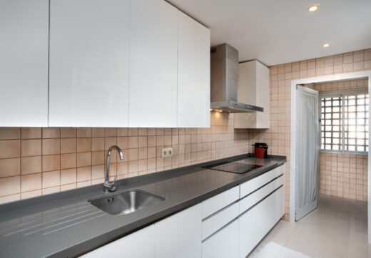 Charming Two Bedroom, Ground Floor Apartment with Direct Pool Access in Alminar del Sur, Nueva Andalucía