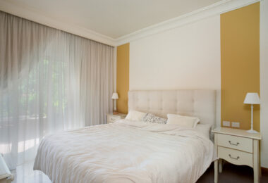 Charming Two Bedroom, Ground Floor Apartment with Direct Pool Access in Alminar del Sur, Nueva Andalucía