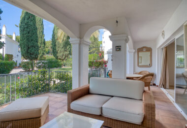 Lovely two bedroom ground floor apartment in the exceptional gated community of Señorio de Marbella, on Marbella´s Golden Mile