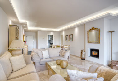 Lovely two bedroom ground floor apartment in the exceptional gated community of Señorio de Marbella, on Marbella´s Golden Mile