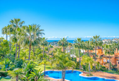 Superb three bedroom, south facing townhouse in Paraiso Bellevue, in El Paraiso on the New Golden Mile