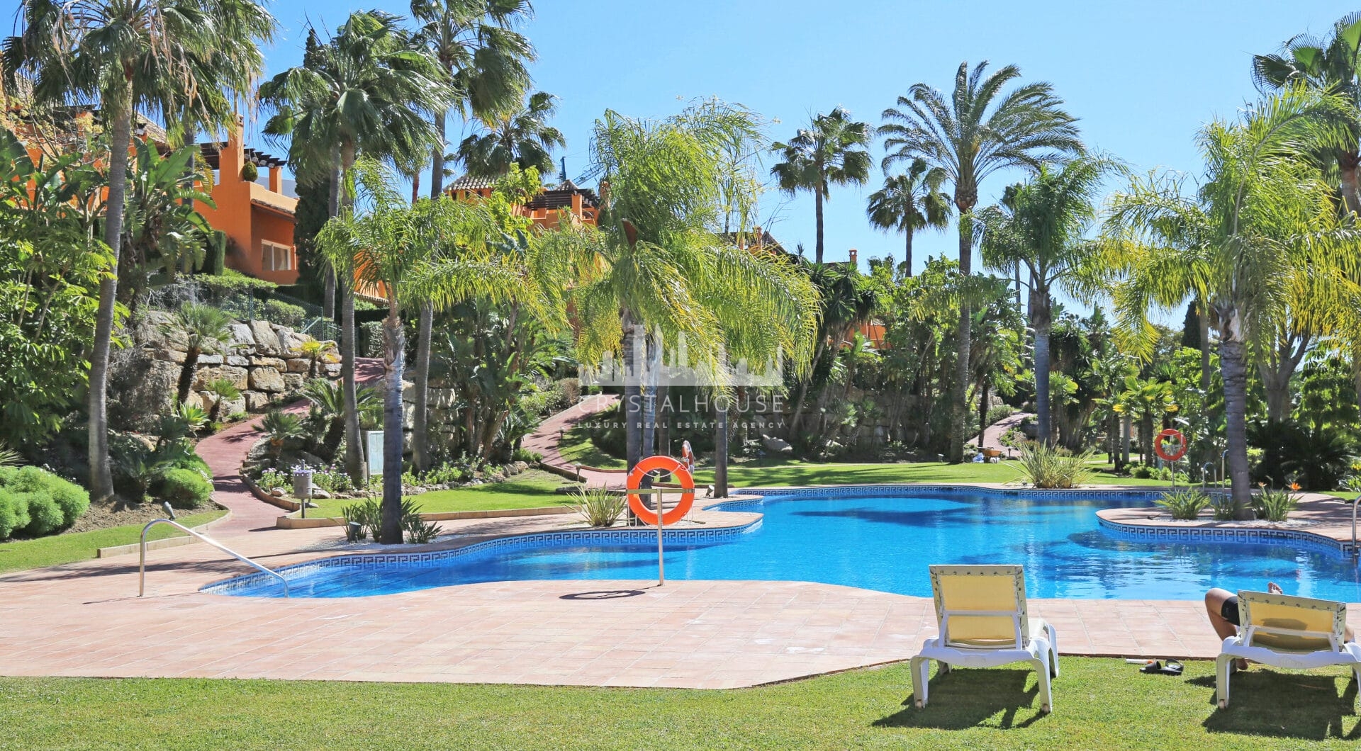 Superb three bedroom, south facing townhouse in Paraiso Bellevue, in El Paraiso on the New Golden Mile