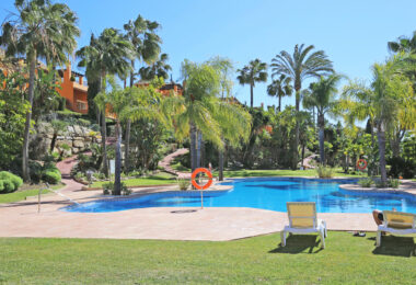Superb three bedroom, south facing townhouse in Paraiso Bellevue, in El Paraiso on the New Golden Mile