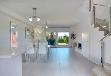 Superb three bedroom, south facing townhouse in Paraiso Bellevue, in El Paraiso on the New Golden Mile