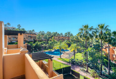 Superb three bedroom, south facing townhouse in Paraiso Bellevue, in El Paraiso on the New Golden Mile